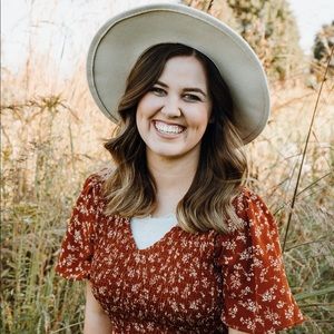 Meet your Posher, Katelyn